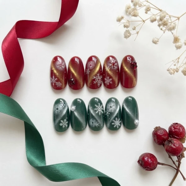 Red Green Cat Eye Snowflake, Press On Nails Set, Festive Christmas Gift
